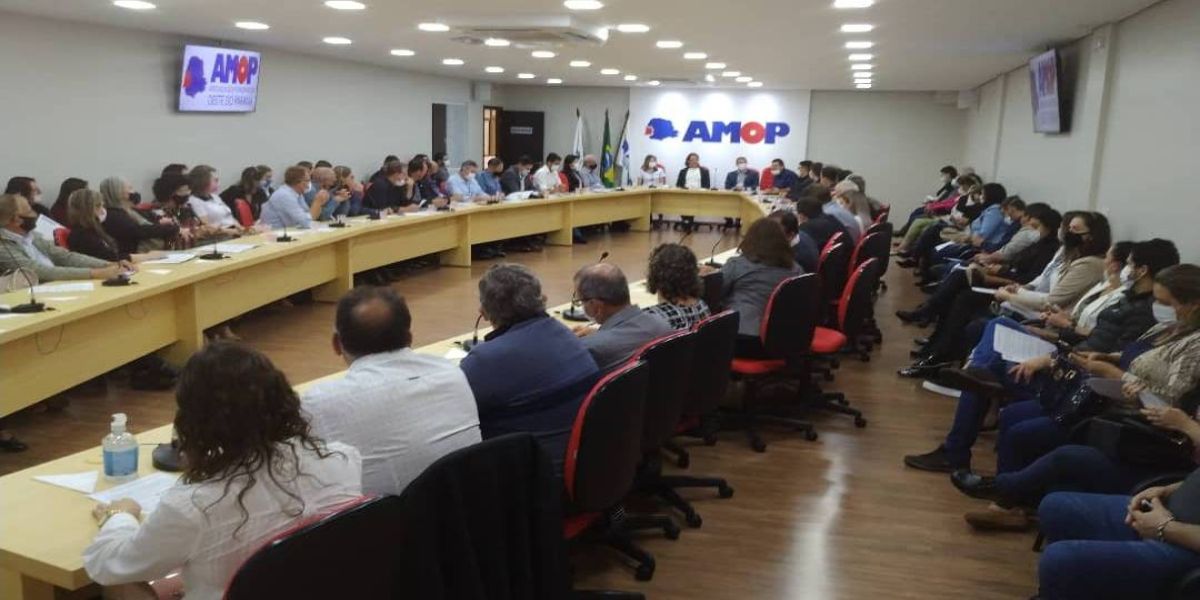 Prefeitos discutem consórcio que vai abrigar mulheres vítimas de violência