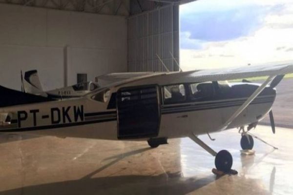 Avião roubado em Foz do Iguaçu pousou no norte paraguaio e seguiu para a Bolívia