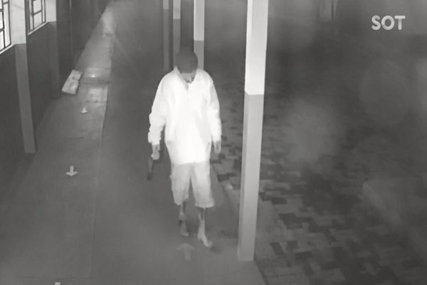 Imagem referente a notícia: Escola Almirante Barroso é arrombada e tem aparelho TV furtado