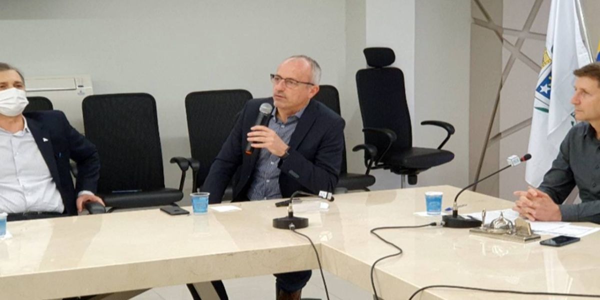 Sicoob chega aos 20 anos e mostra vigor do cooperativismo de crédito