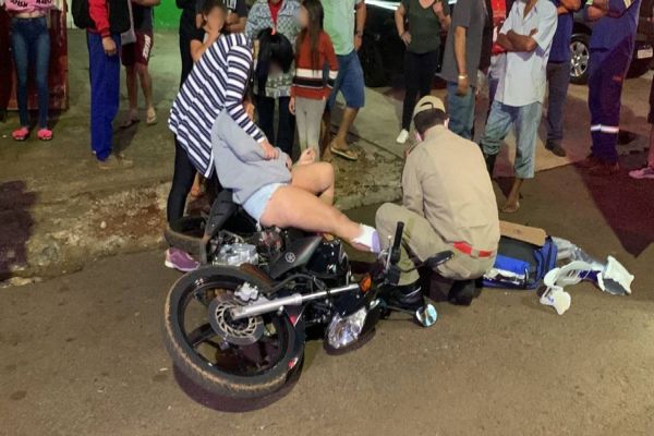 Imagem referente a notícia: Jovem de 16 anos sofre fratura exposta após colisão de trânsito na Rua Europa