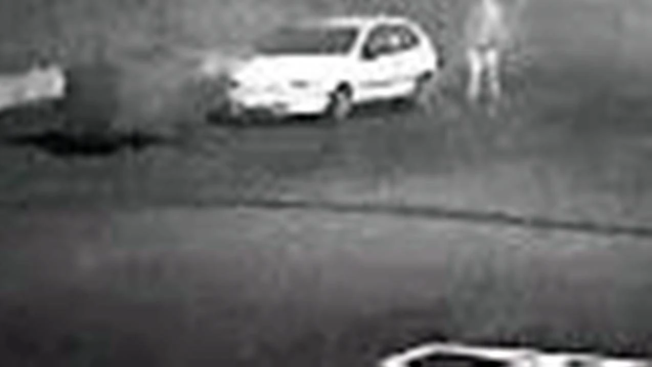 Foto relacionada a notícia: Fiat Palio é furtado no centro de Cascavel e Câmera de segurança registra toda a ação do criminoso