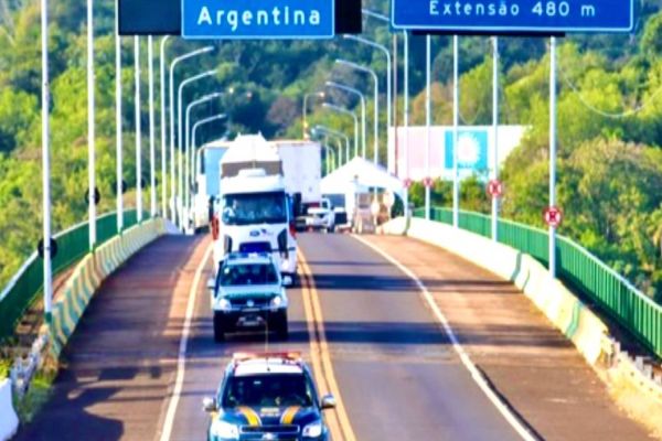PRF informa sobre documentos exigidos na fronteira terrestre com a Argentina