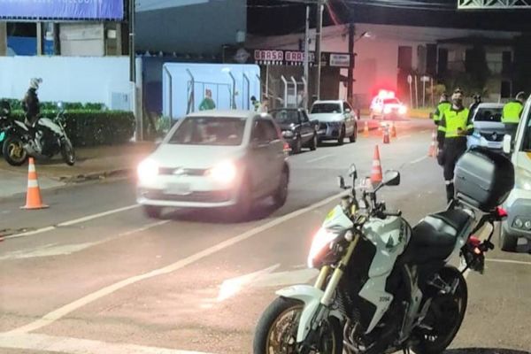 Blitz estendida de fim de semana PM/GM/Transitar inicia na Rua Ipanema já flagrando três condutores