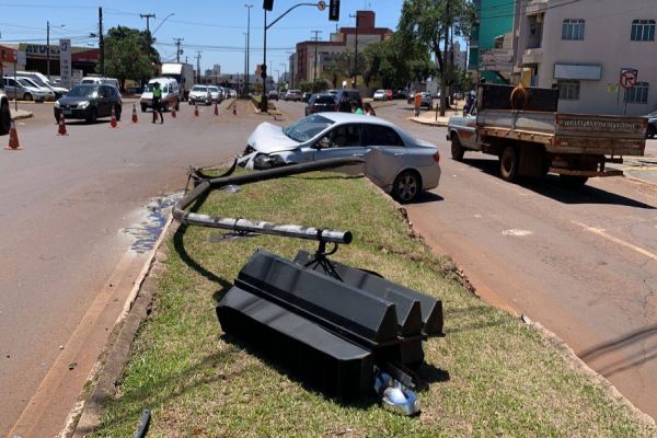 Transitar contabiliza 12 equipamentos semafóricos destruídos em colisões neste ano
