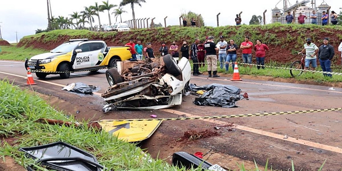 Três jovens morrem em grave acidente na PR-317 entre as cidades de Peabiru e Engenheiro Beltrão