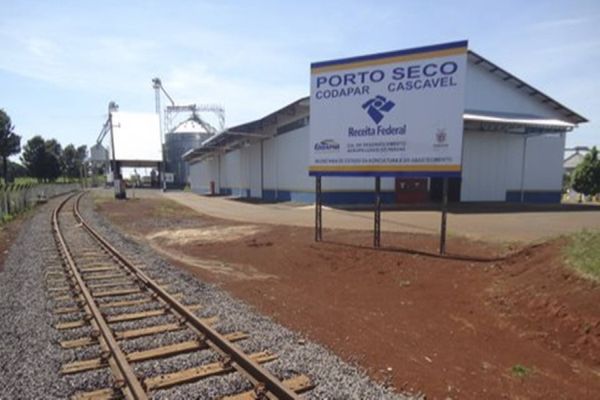 Acic apoia parceria entre Ferroeste e IDR à continuidade do Porto Seco