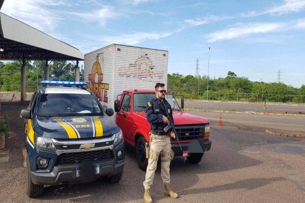 Imagem referente a notícia: PRF recupera veículo antes do proprietário perceber o furto