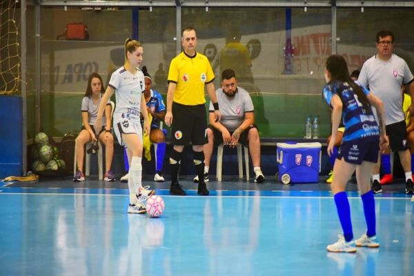 Stein Cascavel Futsal vence o Pato nos pênaltis e avança para a semifinal da Copa do Brasil