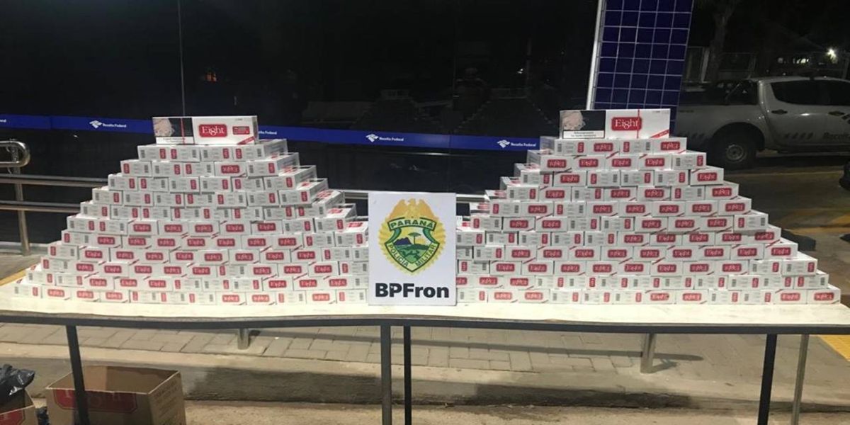 BPFRON apreende cigarros contrabandeados no bagageiro de ônibus em Cascavel