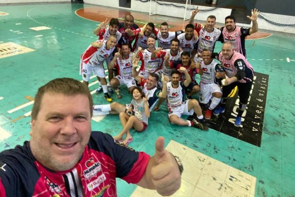 Cascavel Futsal fatura o titulo de Campeão Paranaense das Estrelas +40