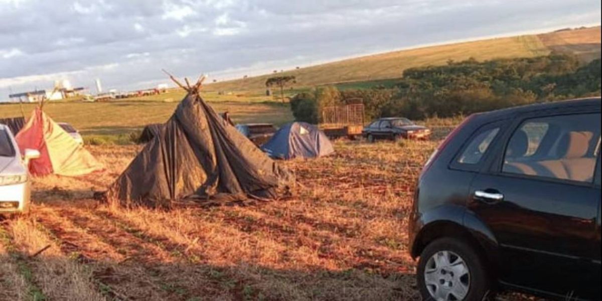 Famílias invadem área rural no distrito de Juvinópolis