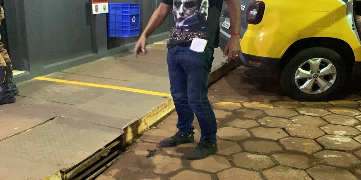"Docinho Chegou": Homem é detido pela Polícia Militar por embriagues ao volante na Rua Paraná