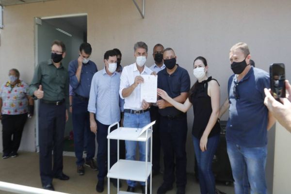 Paranhos assina ordem de serviço para construção da nova UFS Cataratas