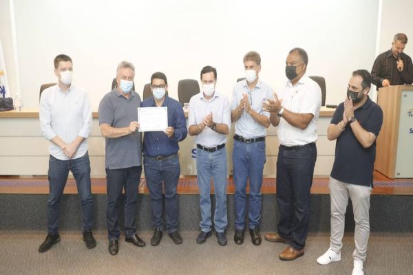 Paranhos encaminha à Câmara projeto que institui o Prêmio Mérito à Vida