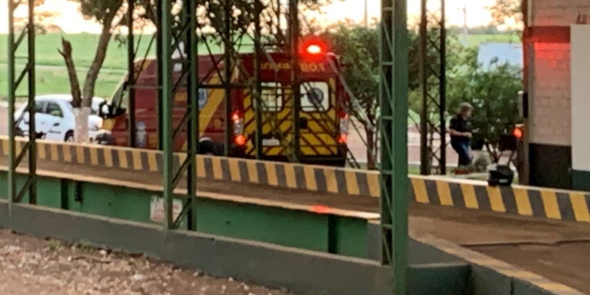 Homem sofre queda de três metros de altura em empresa na PR-486