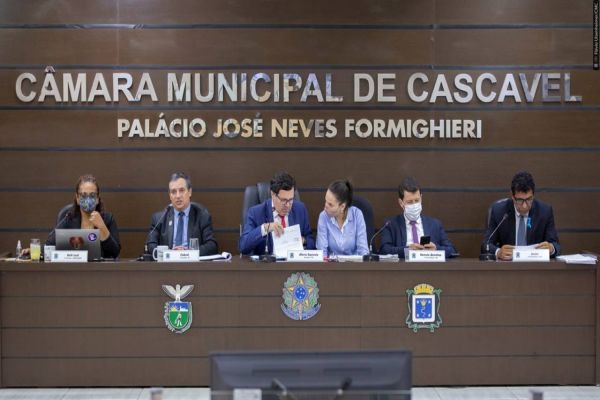 Lei de Diretrizes Orçamentárias para 2022 é aprovada com 84 emendas