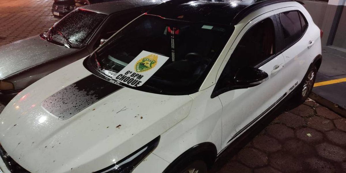 Polícia Militar prende três indivíduos após roubarem veículos em propriedade rural em Cascavel