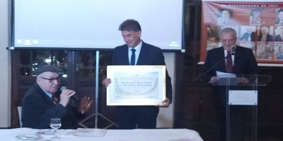 Paranhos é homenageado com o "Prêmio Grandes Porta-Vozes do Paraná"