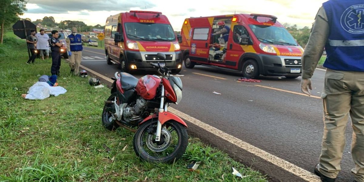 Duas pessoas ficaram gravemente feridas após colisão frontal na marginal da BR-277 em Cascavel