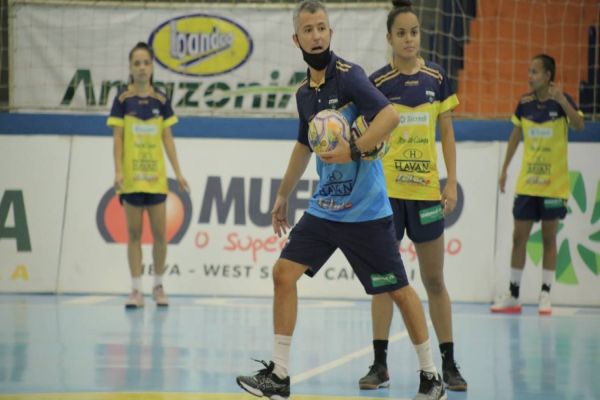 Técnico Márcio Coelho renova com Stein Cascavel Futsal até 2023