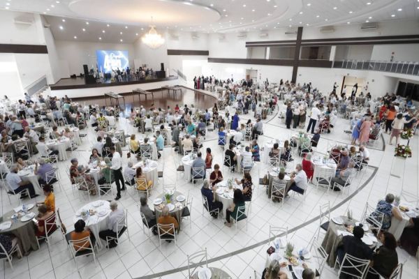 Pioneiros que fizeram a história de Cascavel participam de tradicional almoço