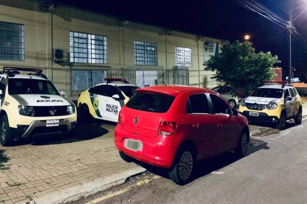 Polícia Militar recupera veículo furtado de residência, enquanto moradores viajavam