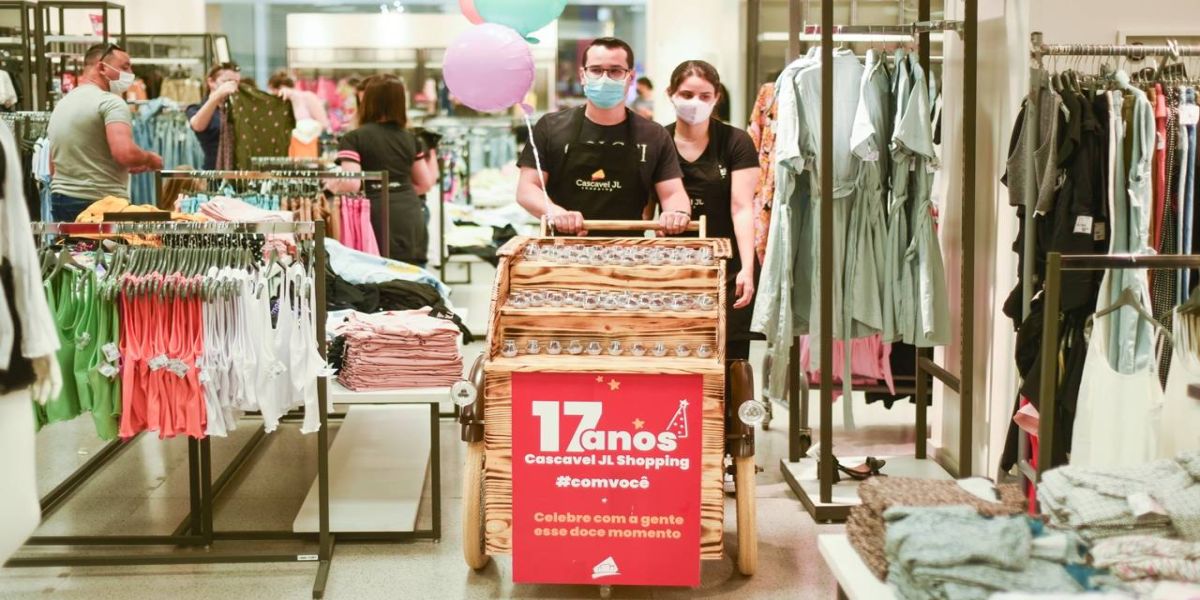 17 anos de história: Cascavel JL Shopping se conecta à vida de colaboradores, lojistas e clientes