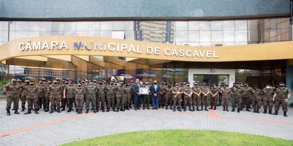 Legislativo entrega Moção de Aplauso pelos 50 anos da 15ª Brigada de Infantaria Mecanizada