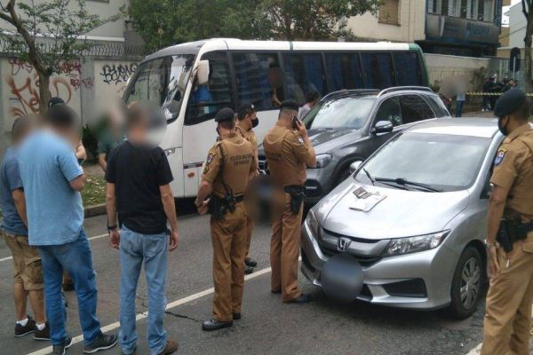 Imagem referente a notícia: Empresário reage a assalto e mata suspeito a tiros no Batel em Curitiba