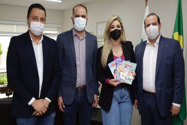 Sicredi e Seed-PR fecham acordo para ensinar educação financeira a alunos de escolas estaduais