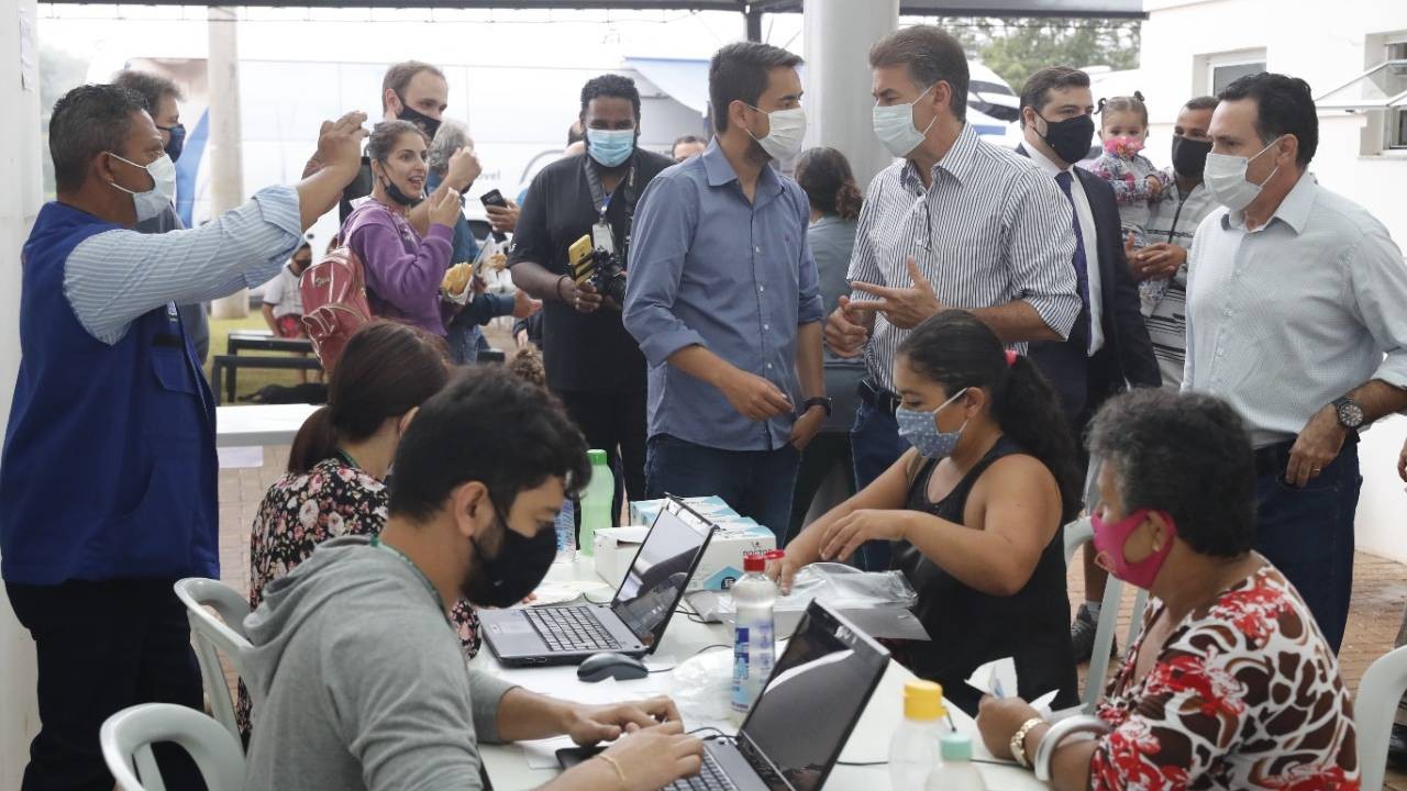 Paraná Cidadão: População adere à feira de serviços no CCI Morumbi