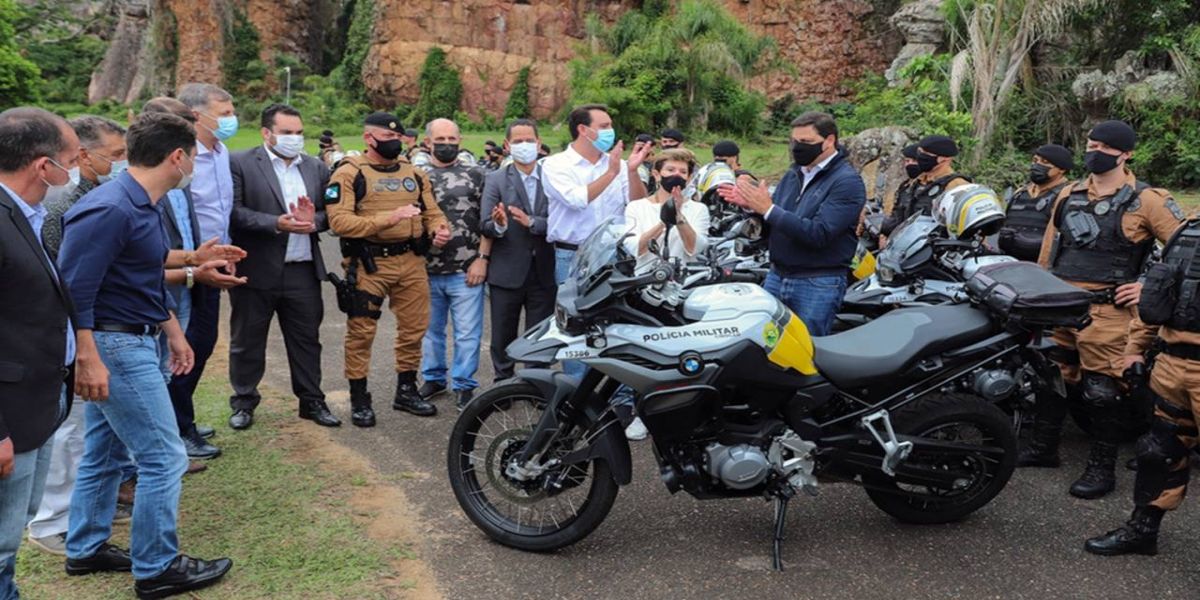 Governador entrega 155 motocicletas BMW para Polícia Militar do Paraná
