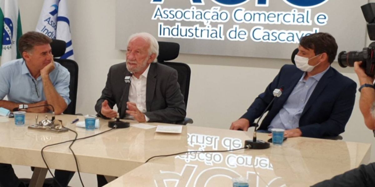 Cascavel vira modelo em agilidade na abertura de empresas