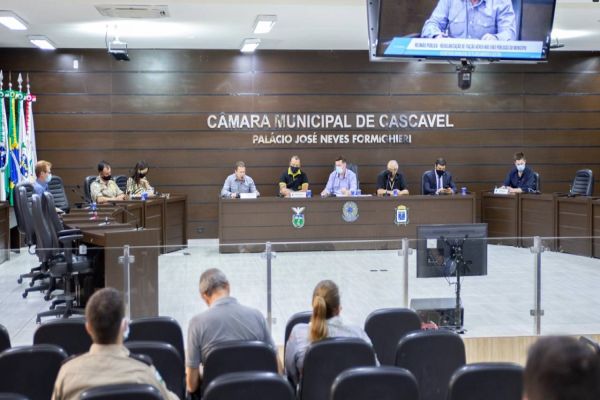 Órgãos públicos se unem para evitar acidentes com fios de energia e telefonia