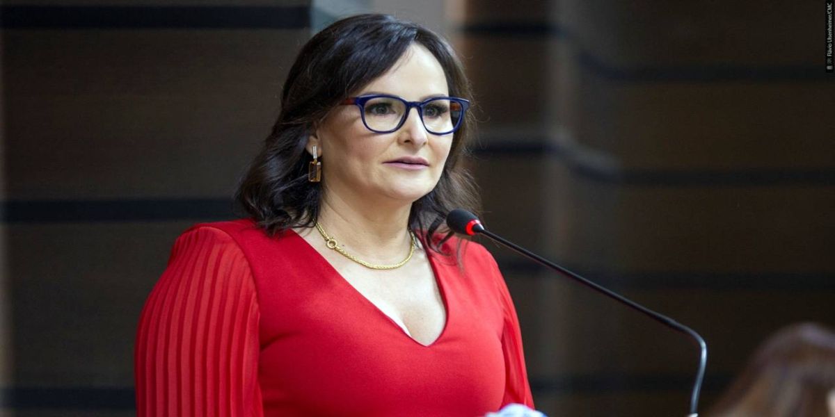 Promotora Simone Lorens agora é cidadã honorária de Cascavel