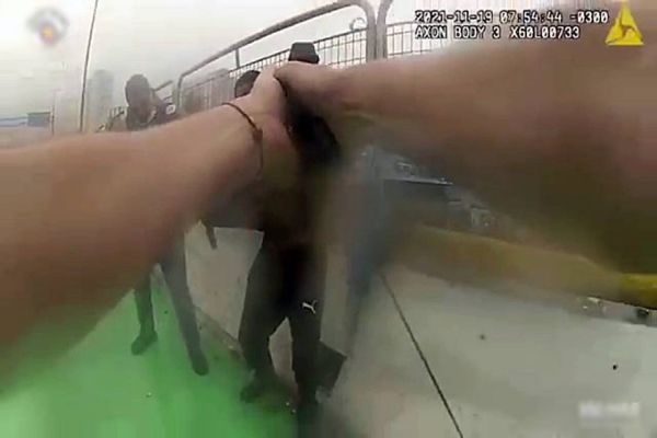 Arrastão termina com criminoso morto, câmera em colete de PM registrou tudo, veja o vídeo