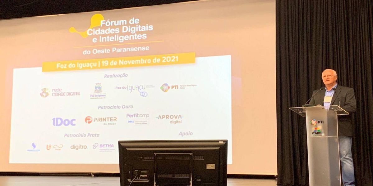 Amop participa do Fórum de  Cidades Digitais e Inteligentes