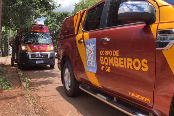 Imagem referente a notícia: Homem é alvejado por seis disparos de arma de fogo no Birro Esmeralda, em Cascavel