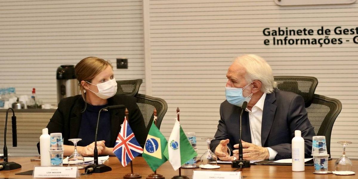 Paraná firma parceria com Governo Britânico para ensino de inglês nas escolas públicas