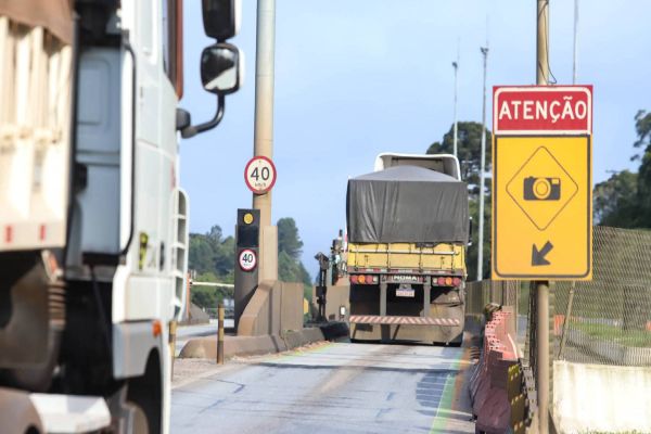 DER/PR ingressa com ações contra concessionárias para garantir segurança para os usuários