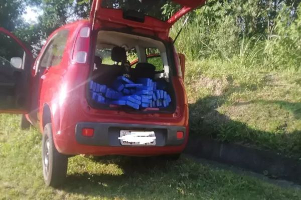 Suspeitos de tráfico de drogas morrem em confronto com a polícia na BR-277