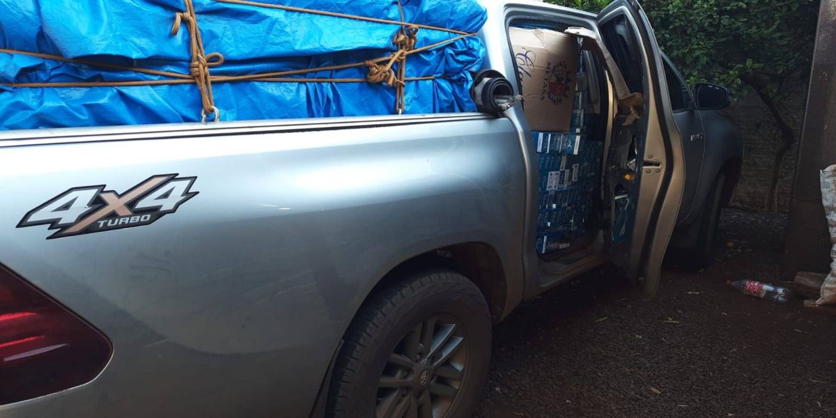 BPFRON e 6ºBPM apreendem veículos carregados com cigarros contrabandeados em Santa Tereza do Oeste