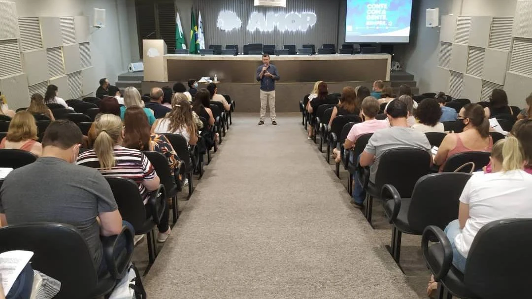 Foto relacionada a notícia: O Diálogo no fazer Educação é tema de palestra na Amop