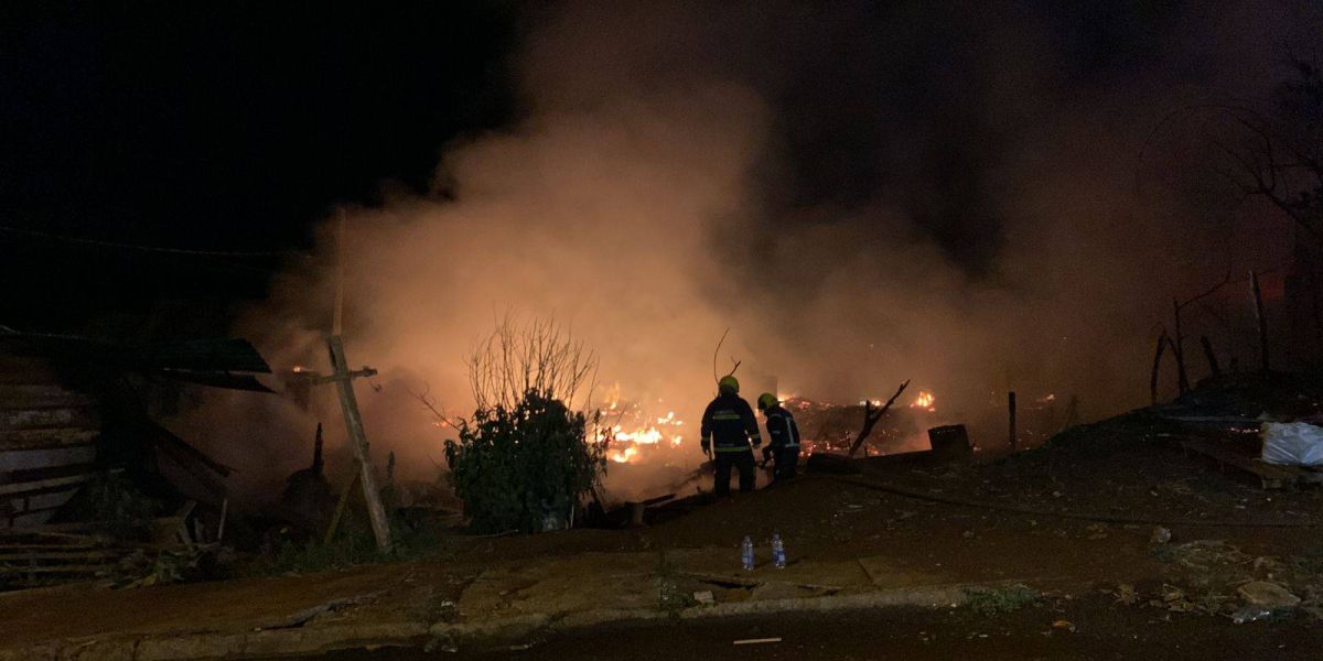 Doações às vítimas do incêndio no Esmeralda serão centralizadas na escritório da Paróquia Santa Cruz