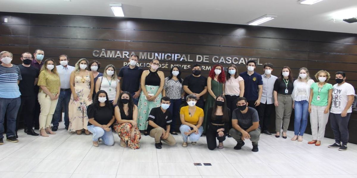 Debate propõe uma rede de apoio emocional aos universitários de Cascavel