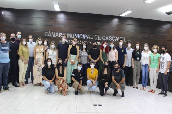 Debate propõe uma rede de apoio emocional aos universitários de Cascavel