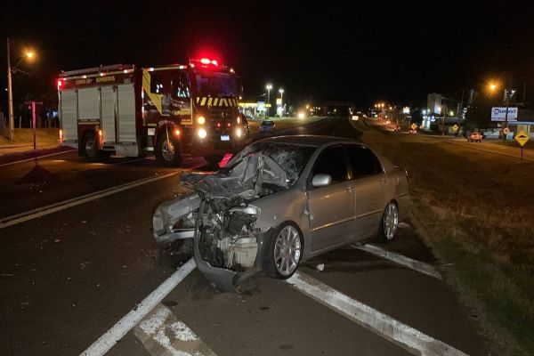 Imagem referente a notícia: Três pessoas ficam feridas após forte colisão de trânsito na BR-277 em Cascavel
