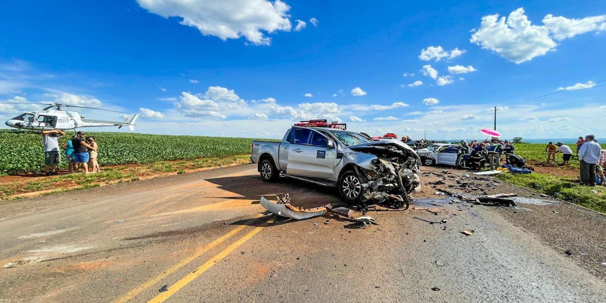 Mulher morre e outras sete pessoas ficam feridas em acidente na PR-317, entre Iguaraçu e Maringá