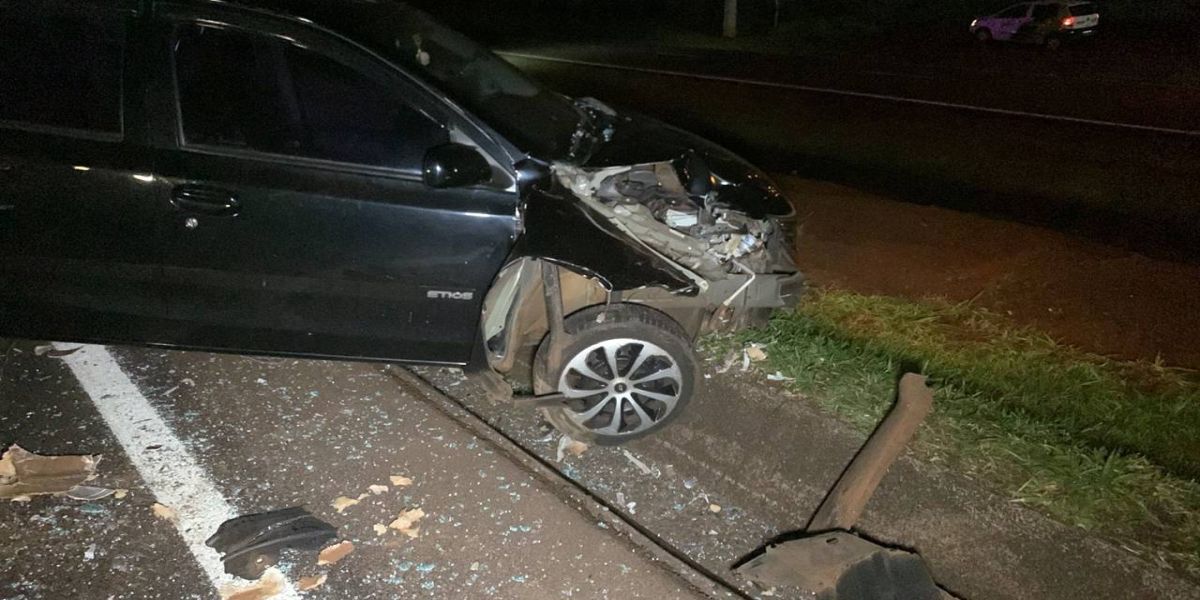 Colisão traseira entre Verona e Etios é registrada na BR-277, em Cascavel